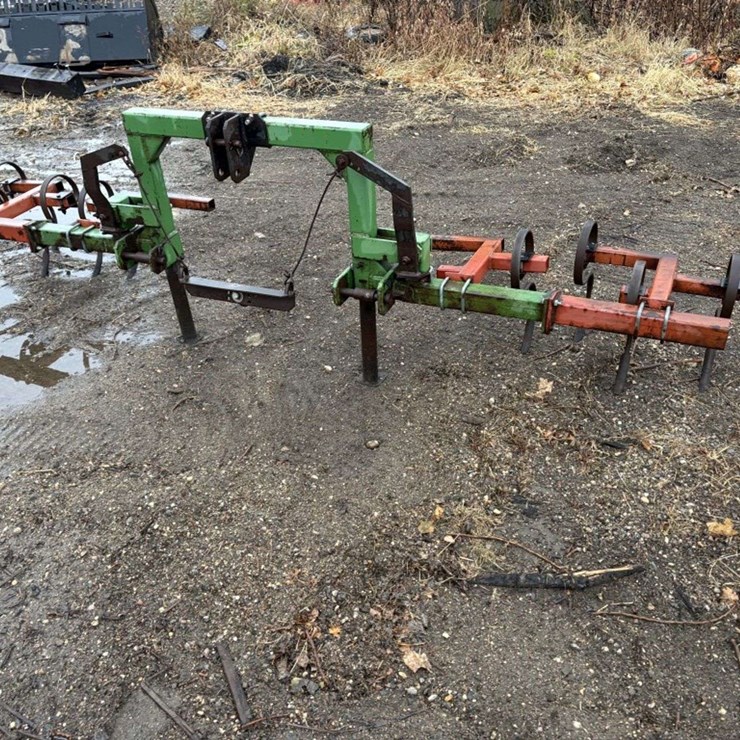 3Pt Track Scratcher, Wing Lift