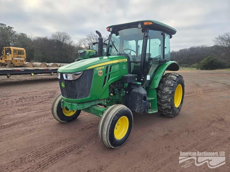 john-deere-5085m-image-1