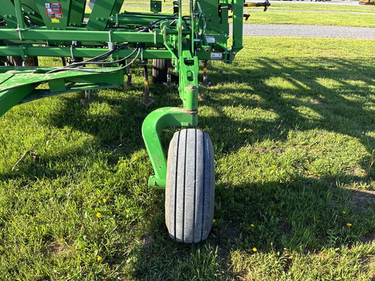 john-deere-2210-image-30
