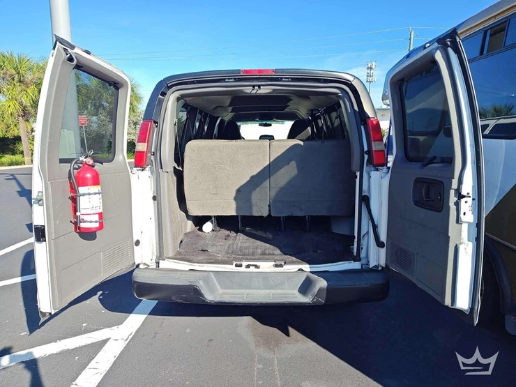 2015-chevrolet-express-2500-image-31