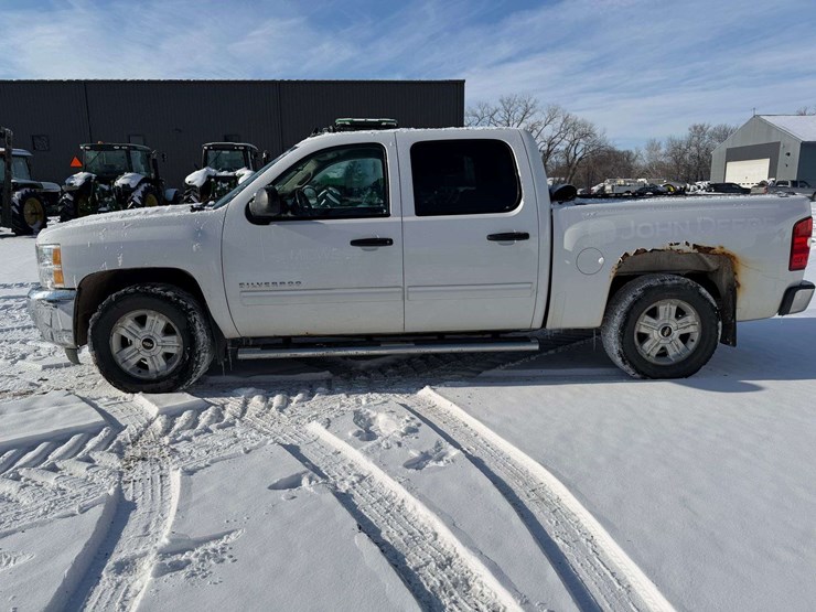 2013-chevrolet-silverado-1500-lt-image-2