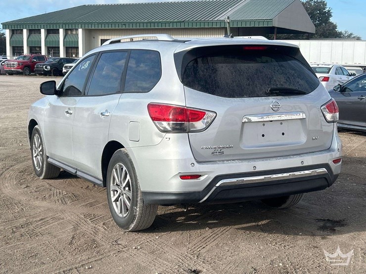 2015-nissan-pathfinder-image-4