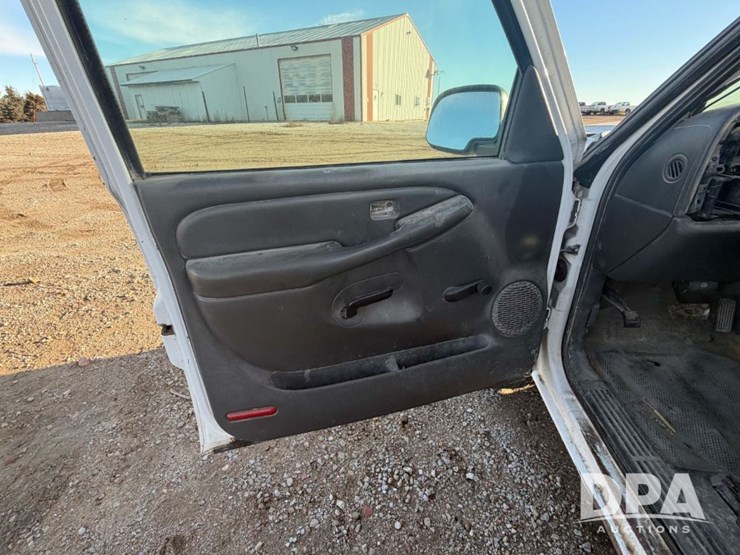 2003-chevrolet-silverado-2500hd-image-39