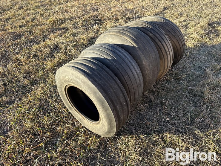 11l-15-mounted-&-unmounted-tires-image-5