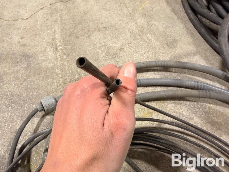 220v-power-cords-&-in-cab-monitors/wire-harnesses-image-17