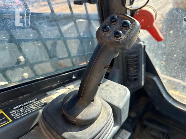 2021-deere-331g-image-26