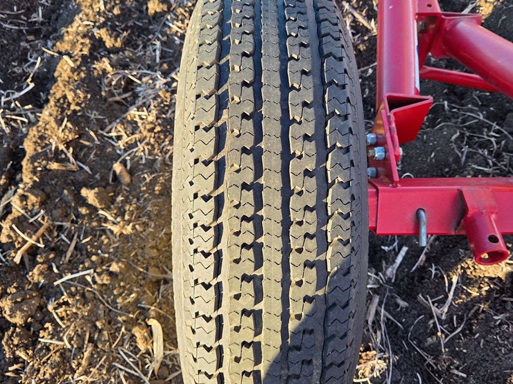 westfield-10”-x-83’-auger-with-swing-hopper,-16”-tires,-works-good,-used-fall-of-‘25-image-18