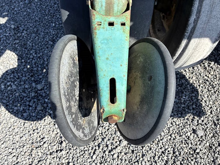 john-deere-7000-image-36