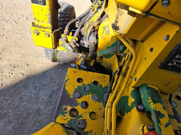 john-deere-650-image-34