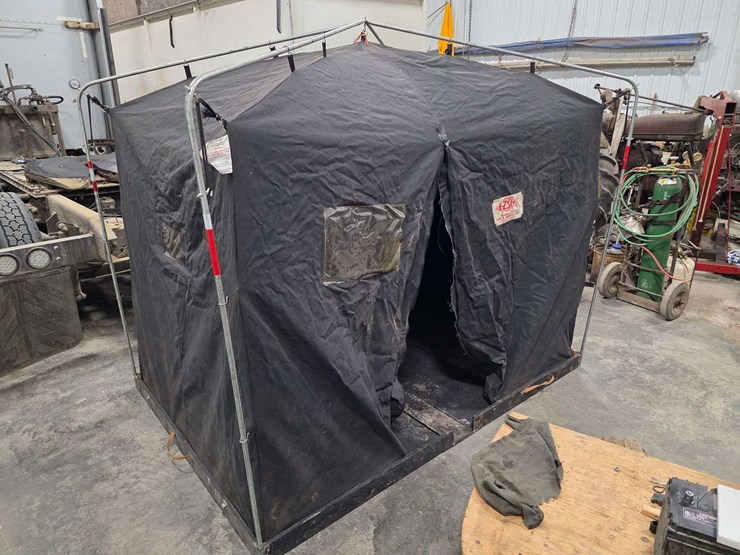 7.5’-x-5.5’-mankato-portable-fish/spearing-house,-2-hole-and-spear-hole-with-furnace-vent-image-1