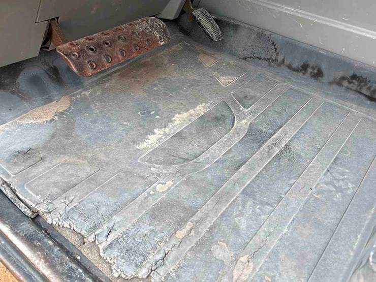 caterpillar-tl1055d-image-13