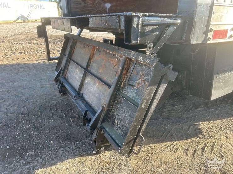 2017-hino-155-image-17