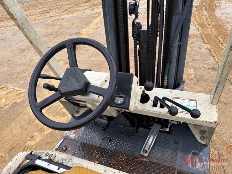 nissan-50-straight-mast-forklift-image-12