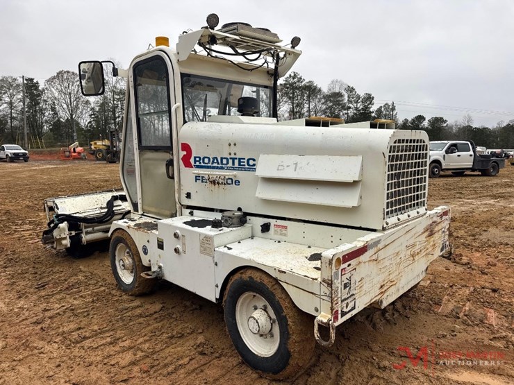 roadtec-fb-100e-sweeper-image-3