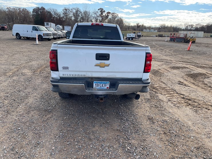 #1123-•-2019-chevrolet-silverado-pickup-truck(has-mn-title)-image-4