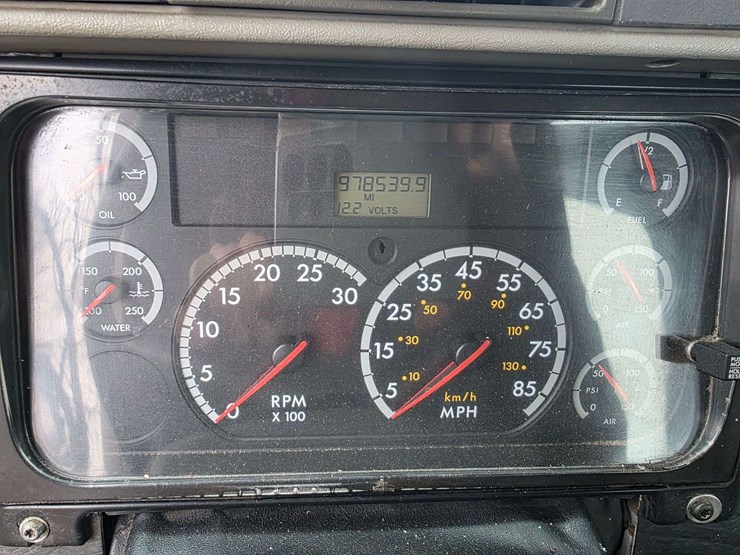 2007-freightliner-cl120-day-cab-semi,-978,000-miles,-detroit-series-60-–-14l-engine,-515hp,-10-speed-image-33