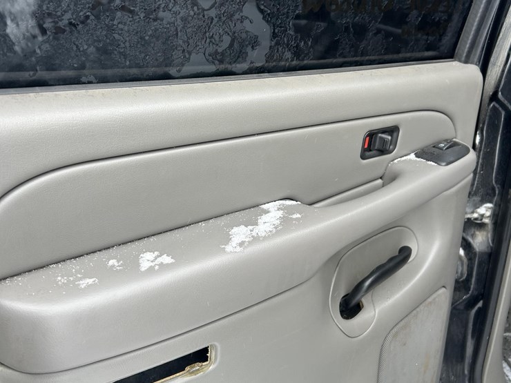 2005-chevrolet-avalanche-1500-image-11