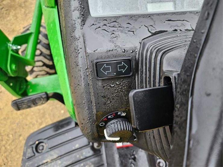 john-deere-1025-image-34