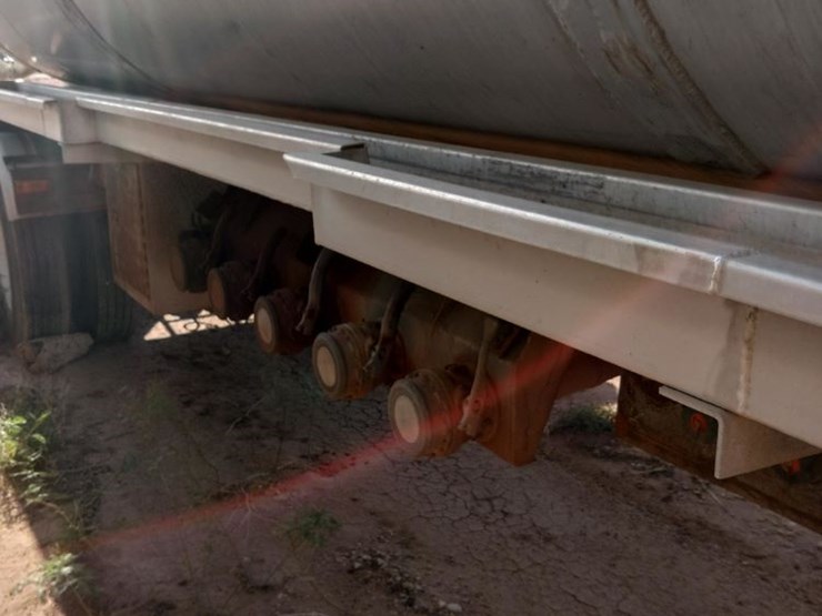 1974-trailmobile-trailer-image-10