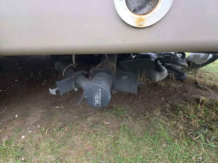 2004-prowler-fleetwood-5th-wheel-rv,-model-255-bhs,-12’-slide-out,-newer-19’-awning,-1-queen-front-b-image-28