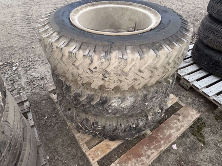 (3)-9.00-20-truck-drive-tires,-on-dayton-rims-image-4