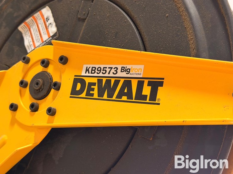 dewalt-dxcm024-0344-dbl.-arm-hose-reel-w/-1/2"-x-50'-premium-hose-image-10