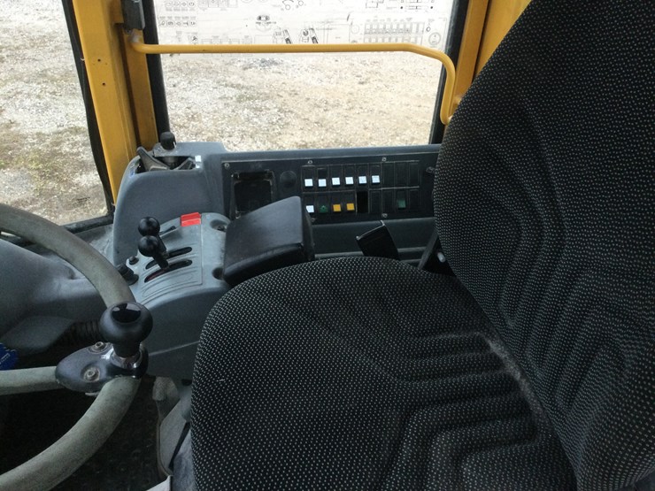 volvo-l120e-image-12