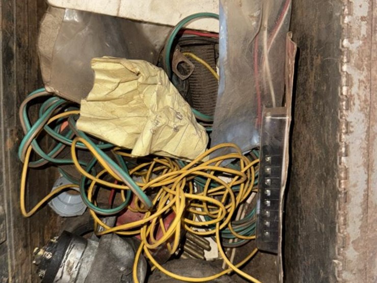 #176-•-contents-of-shelf-6*-image-18