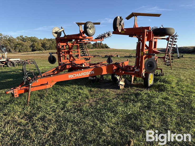 richardson-ae4-35-4-image-1