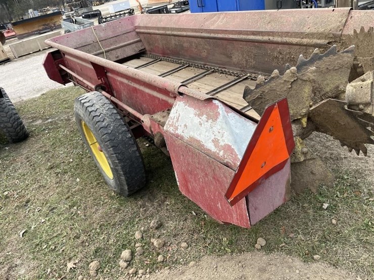 new-holland-328-image-6