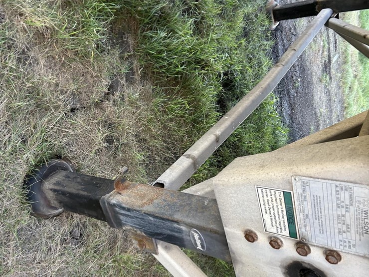 2019-wilson-livestock-trailer-image-19