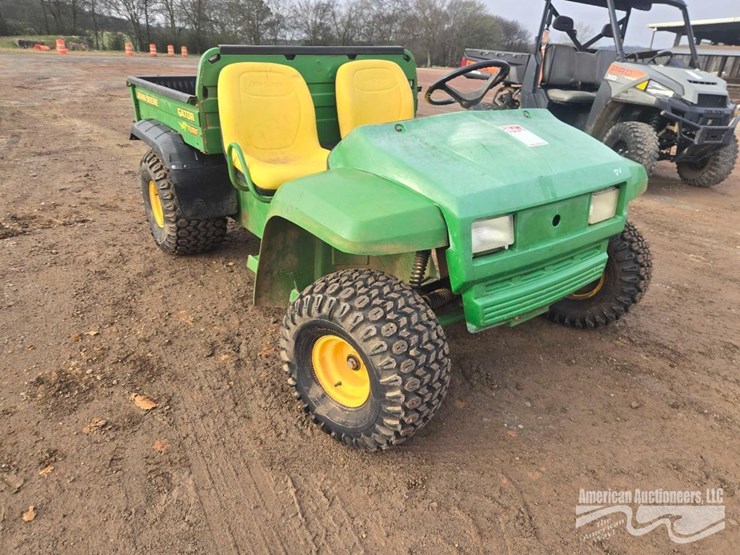 john-deere-turf-gator-image-3