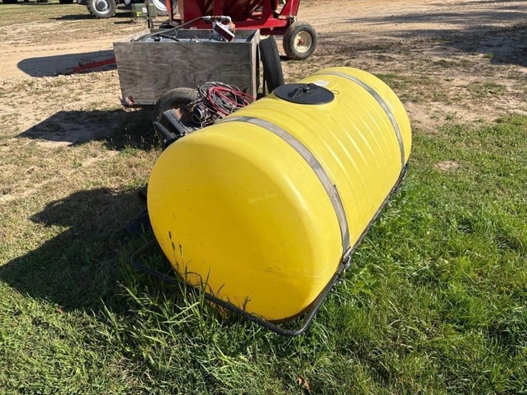 john-deere-front-mount-liquid-tank-image-5