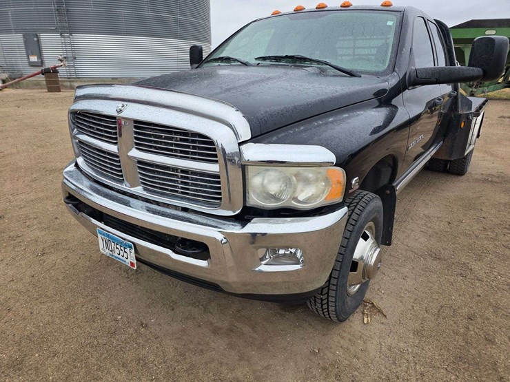 2005-dodge-ram-3500-image-21