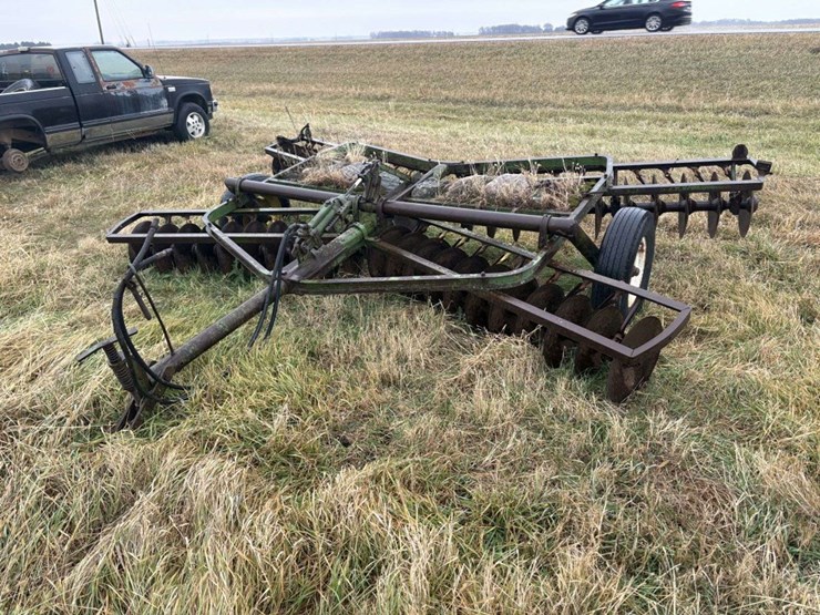 john-deere-tandem-disk,-13’,-scrapers-image-1