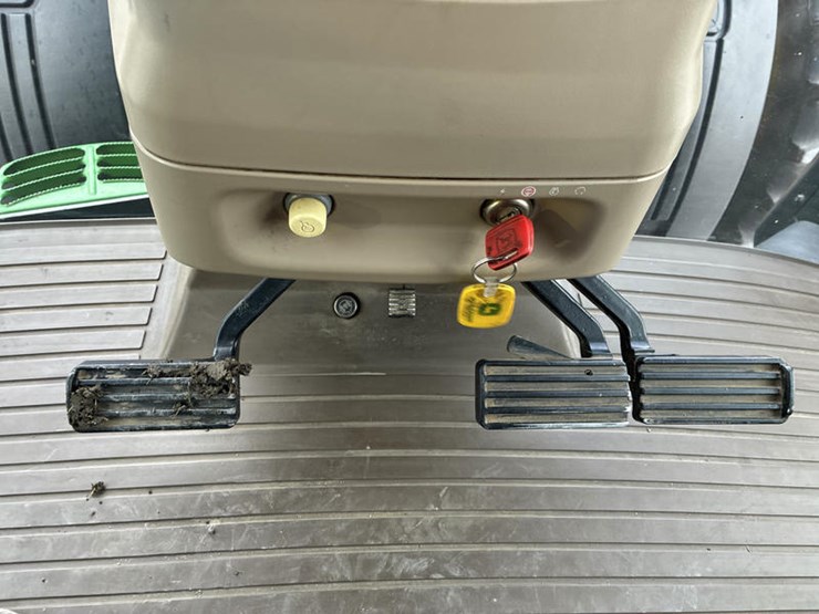 john-deere-8335r-image-79