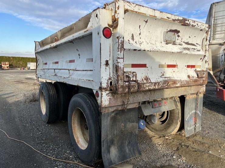 columbia-t/a-pup-trailer-image-5