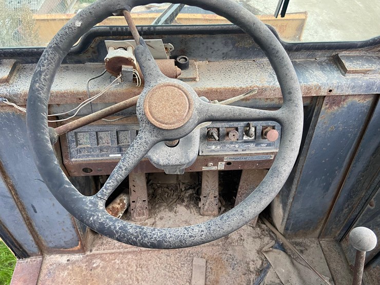 #1701-•-1970-case-24c-wheel-loader-image-9