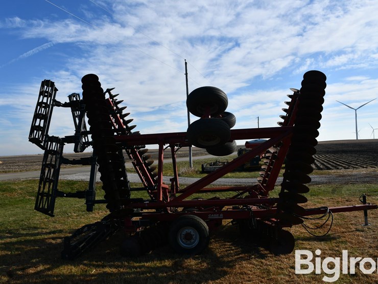 case-ih-3950-image-4