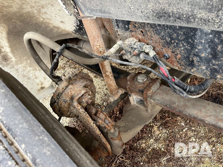 1999-freightliner-fl70-image-54