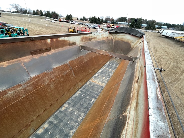 #1130-•-2005-international-5500i-6x4-dump-truck-(has-mn-title)-image-47