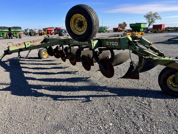 john-deere-2700-image-6