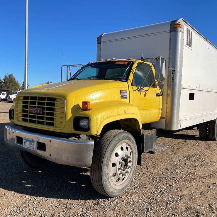 #1135 • 2002 GMC C6500 Van Truck (Has MN Title)