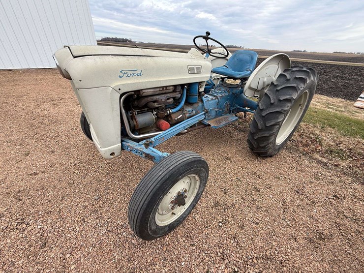 1954-ford-tractor-image-2
