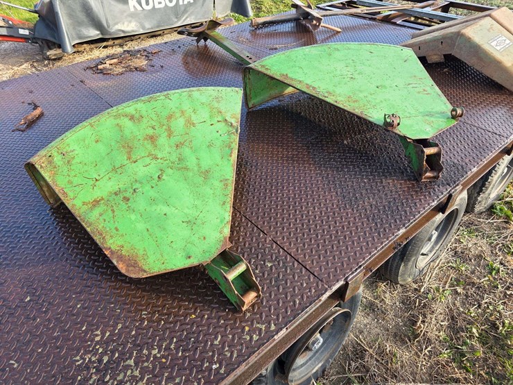 2-cylinder-john-deere-fenders-image-1