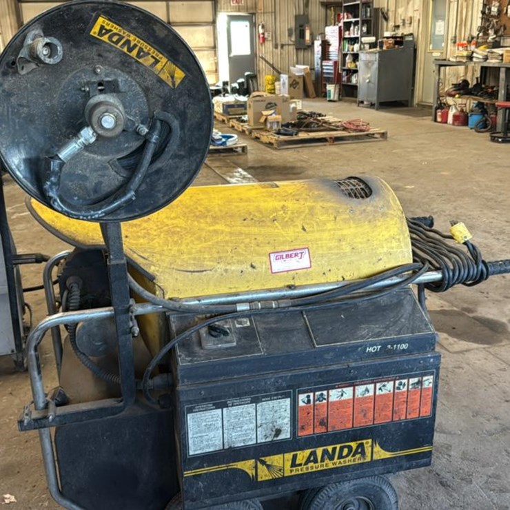 #153 • Landa Hot Water Pressure Washer*