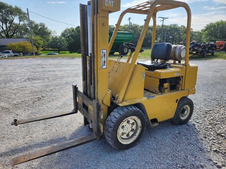 cat-lp-forklift-image-1
