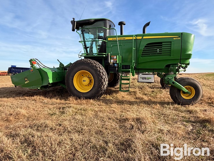 john-deere-w235-image-8