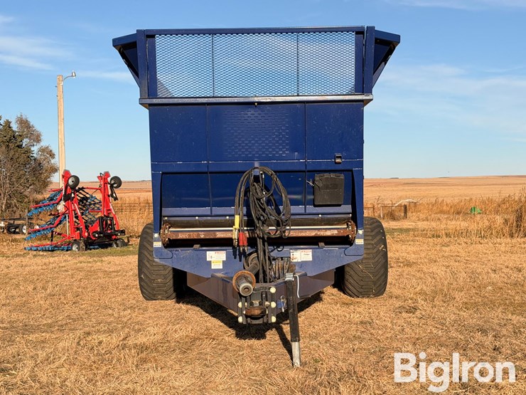 2022-jbs-vmec2448-3-t/a-manure-spreader-image-2