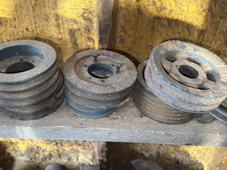 #182-•-shelf-of-pulleys-image-4